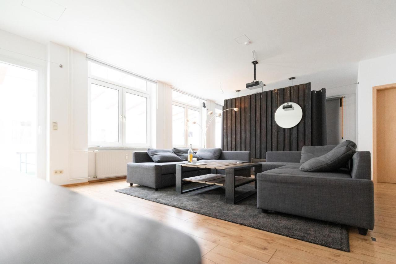 230 M2 Loft Mit Eigenem Wintergarten Mit Tischtennis & Dart, Kostenloser Parkplatz Erfurt Exterior photo
