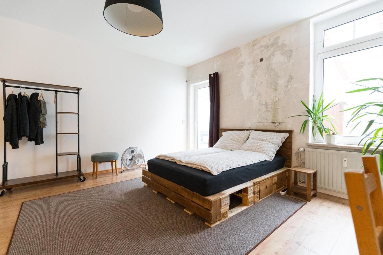230 M2 Loft Mit Eigenem Wintergarten Mit Tischtennis & Dart, Kostenloser Parkplatz Erfurt Exterior photo